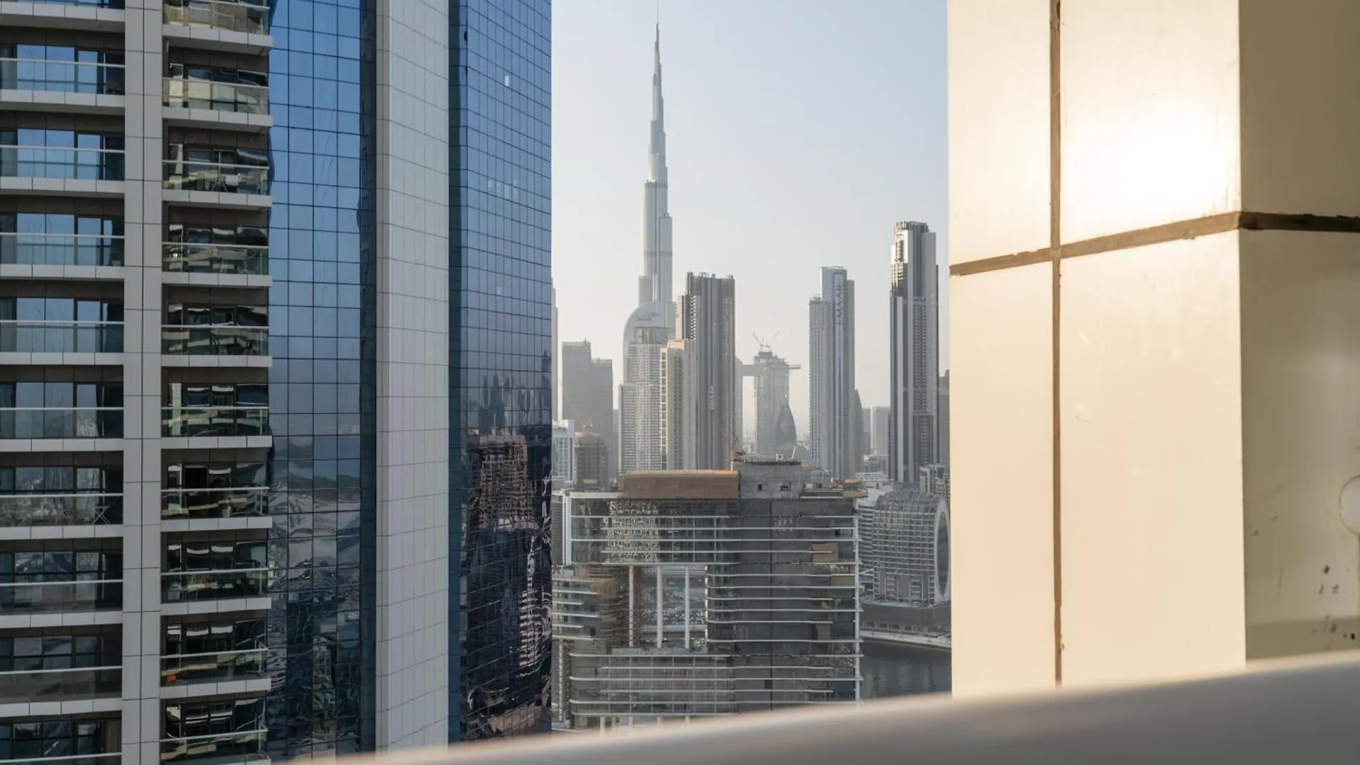 Damac Paramount Tower Burj Views Dubai